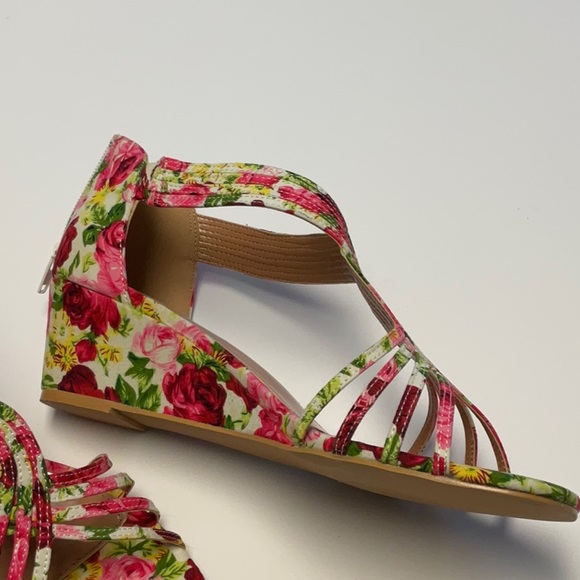 Wedged sandals flowered never worn - Picture 2 of 9